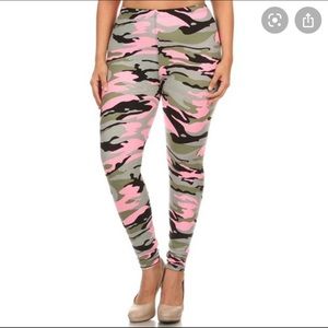NEW Camo leggings